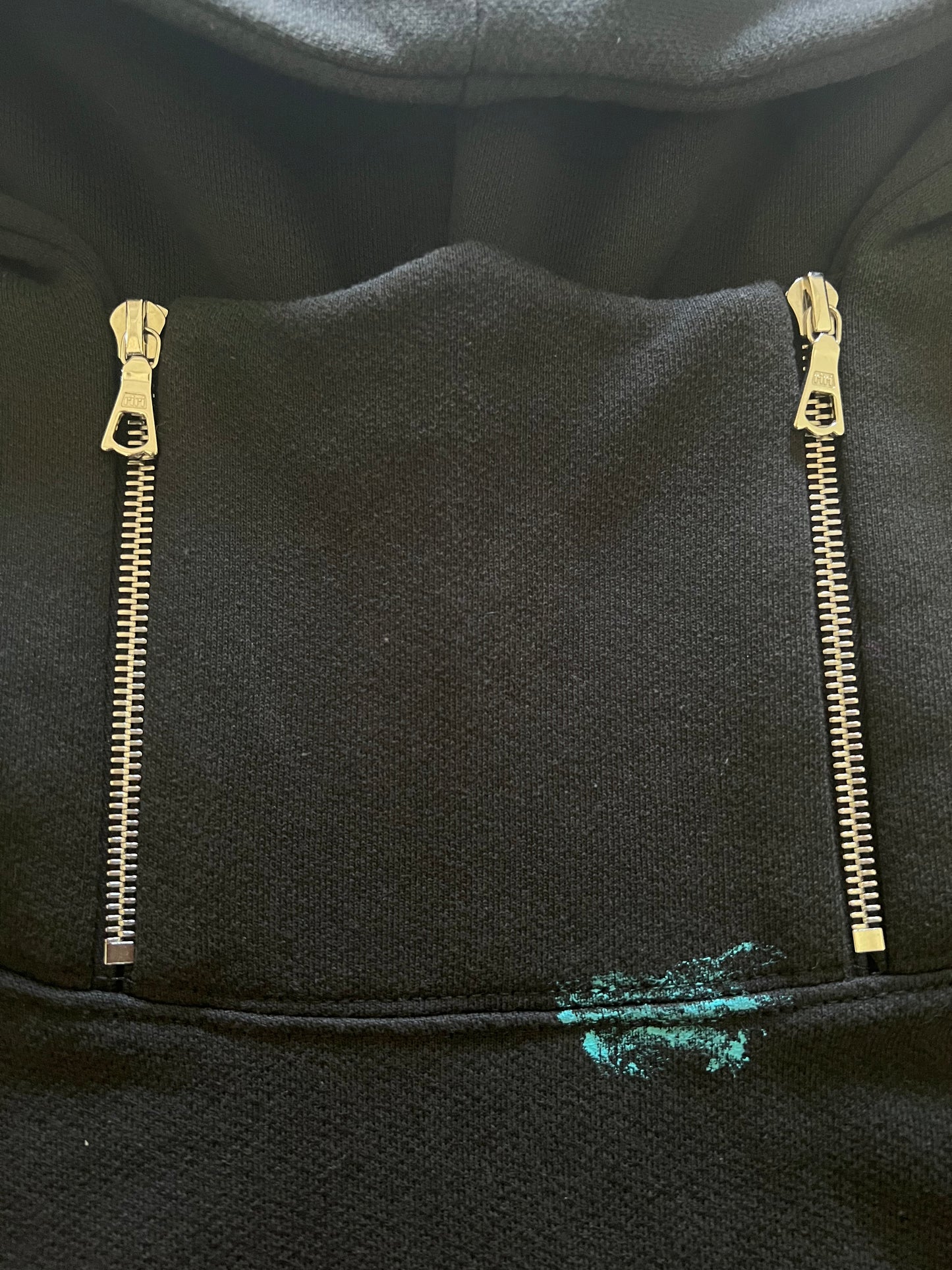 XHAIKARA RIRI ZIPPER HOODIE BLACK